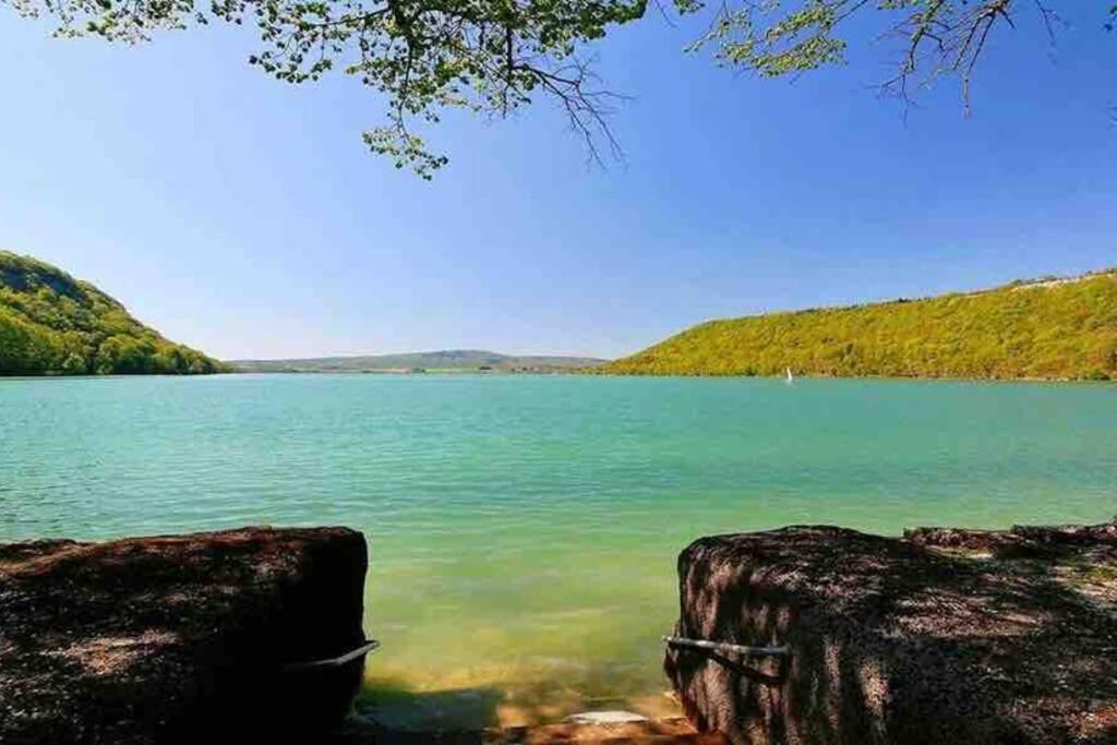 Maison/Gîte familial dans le Jura à 200m du lac avec piscine privée Marigny  Exterior foto