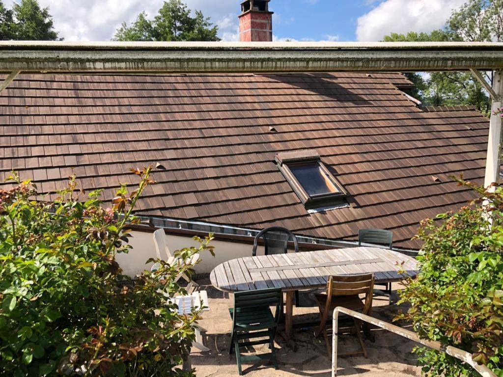 Maison/Gîte familial dans le Jura à 200m du lac avec piscine privée Marigny  Exterior foto