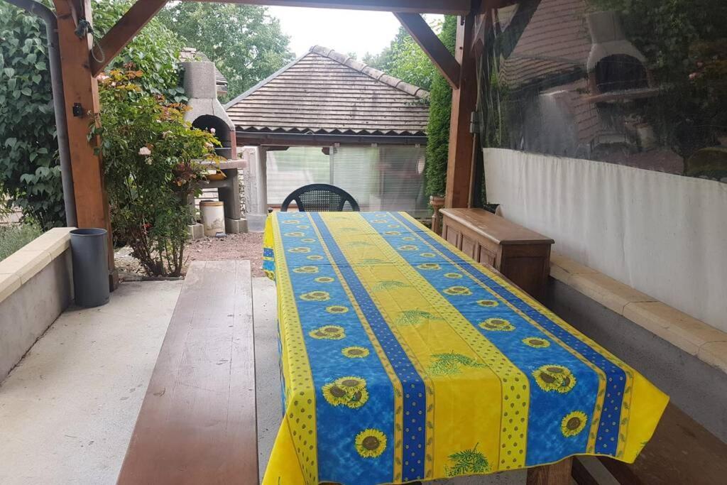Maison/Gîte familial dans le Jura à 200m du lac avec piscine privée Marigny  Exterior foto