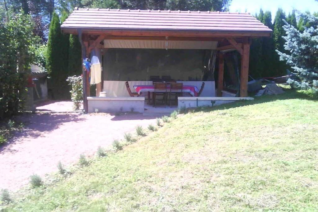 Maison/Gîte familial dans le Jura à 200m du lac avec piscine privée Marigny  Exterior foto